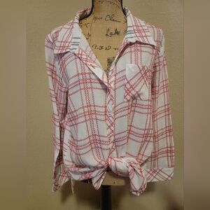 Women’s White & Red Plaid Button-Front Tie-Hem Shirt